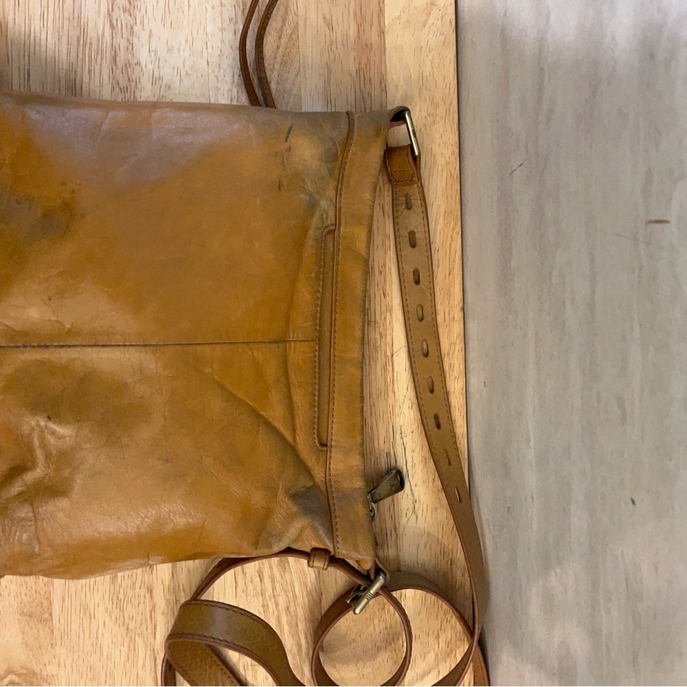 Hobo Drifter, a leather crossbody bag vintage-style smooth leather - Picture 9 of 16